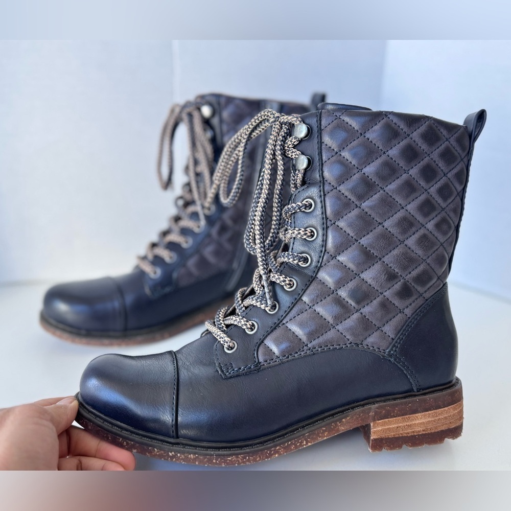 BOC BORN Colbie Quilted Combat High Ankle Lace Up Boots Navy Women’s Size 6.5